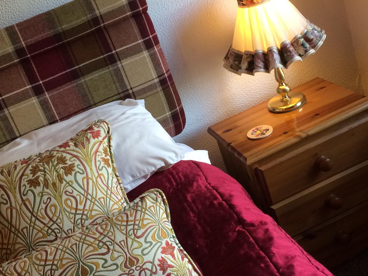 The Bryntirion Inn Llandderfel Εξωτερικό φωτογραφία