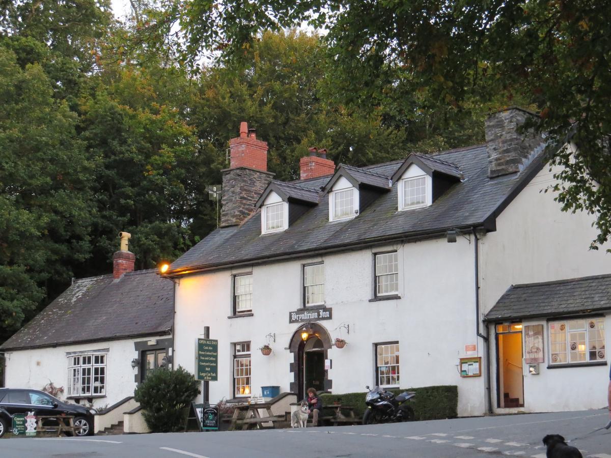 The Bryntirion Inn Llandderfel Εξωτερικό φωτογραφία